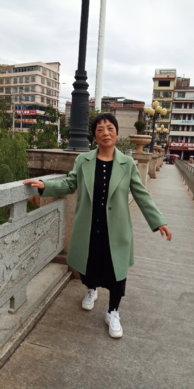 小玲的第一张照片--湖南父母相亲团